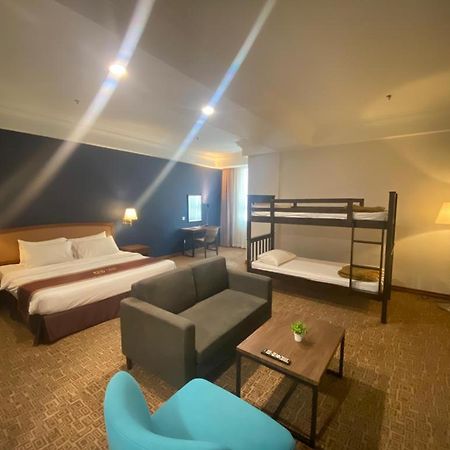 Classic Hotel Muar Bagian luar foto